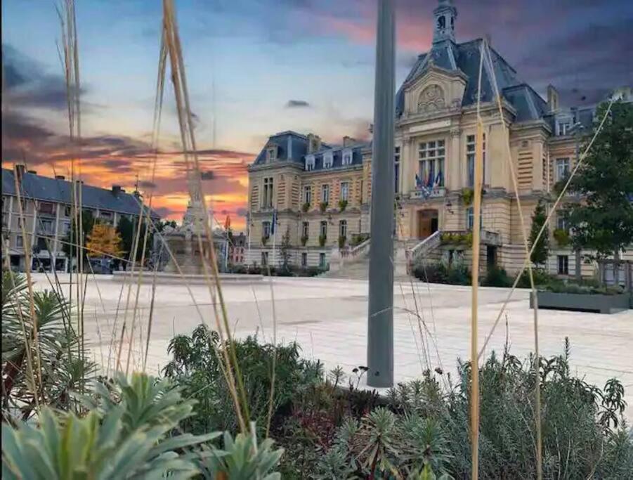 Maisonette Avec Jardin Evreux Exterior photo